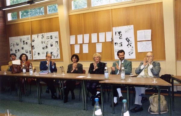La signature de la convention de collaboration entre l'Université des Sciences humaines de Strasbourg II et l'Ecole La Source en 1996.