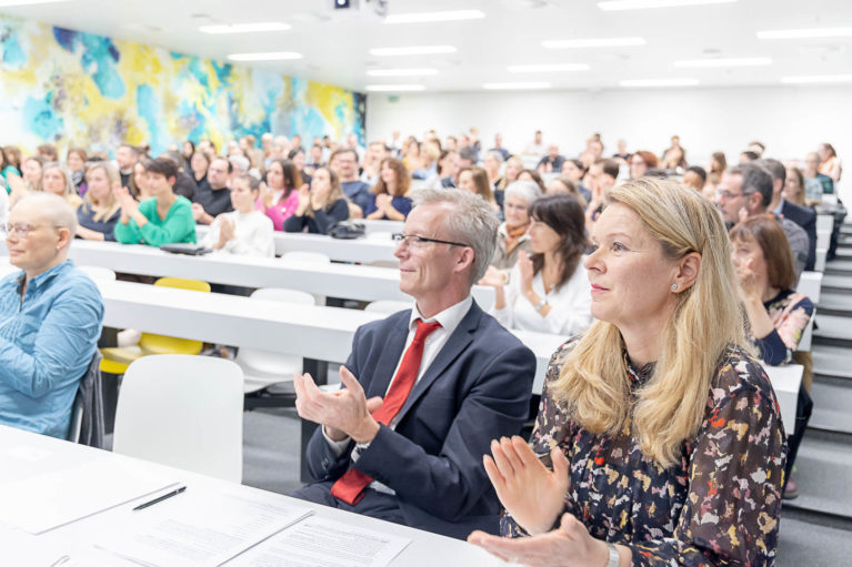 Cérémonie de remise des titres postgrade de La Source 2022-15
