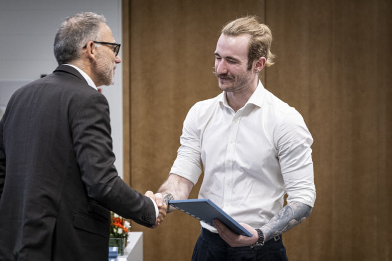 Remise des titres PG – 2025-58