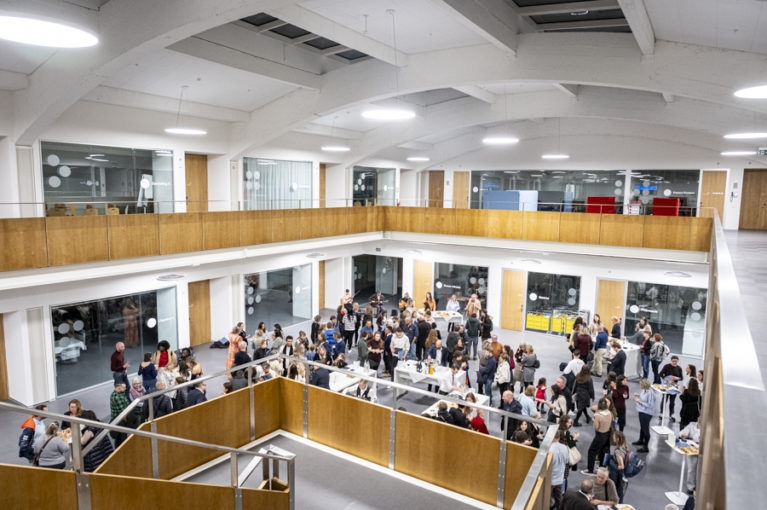 20215. 12 – Galerie actualité remise des titres PG 2025-4