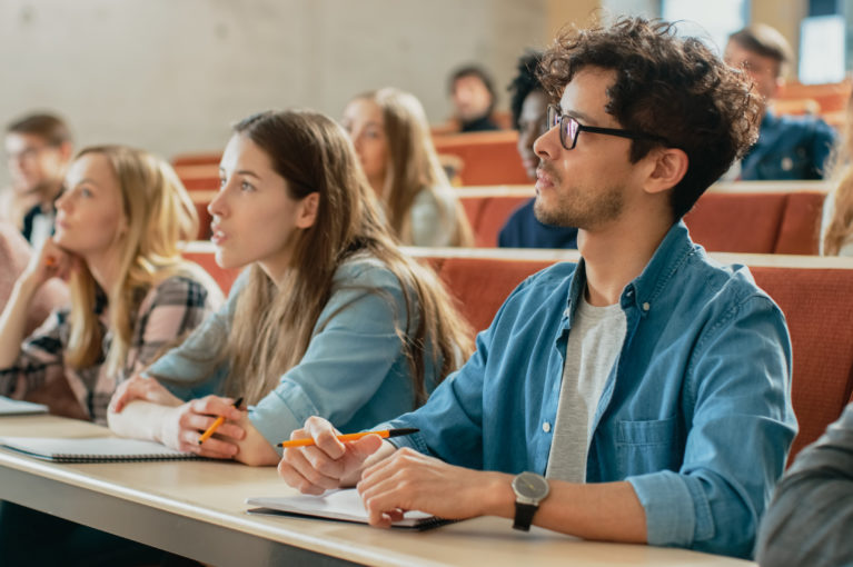 En 2023, trouvez la formation continue postgrade qui vous correspond